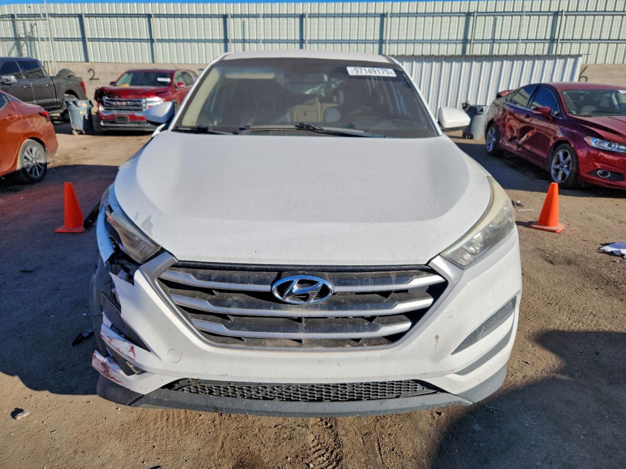 2017 HYUNDAI TUCSON SE photo 5