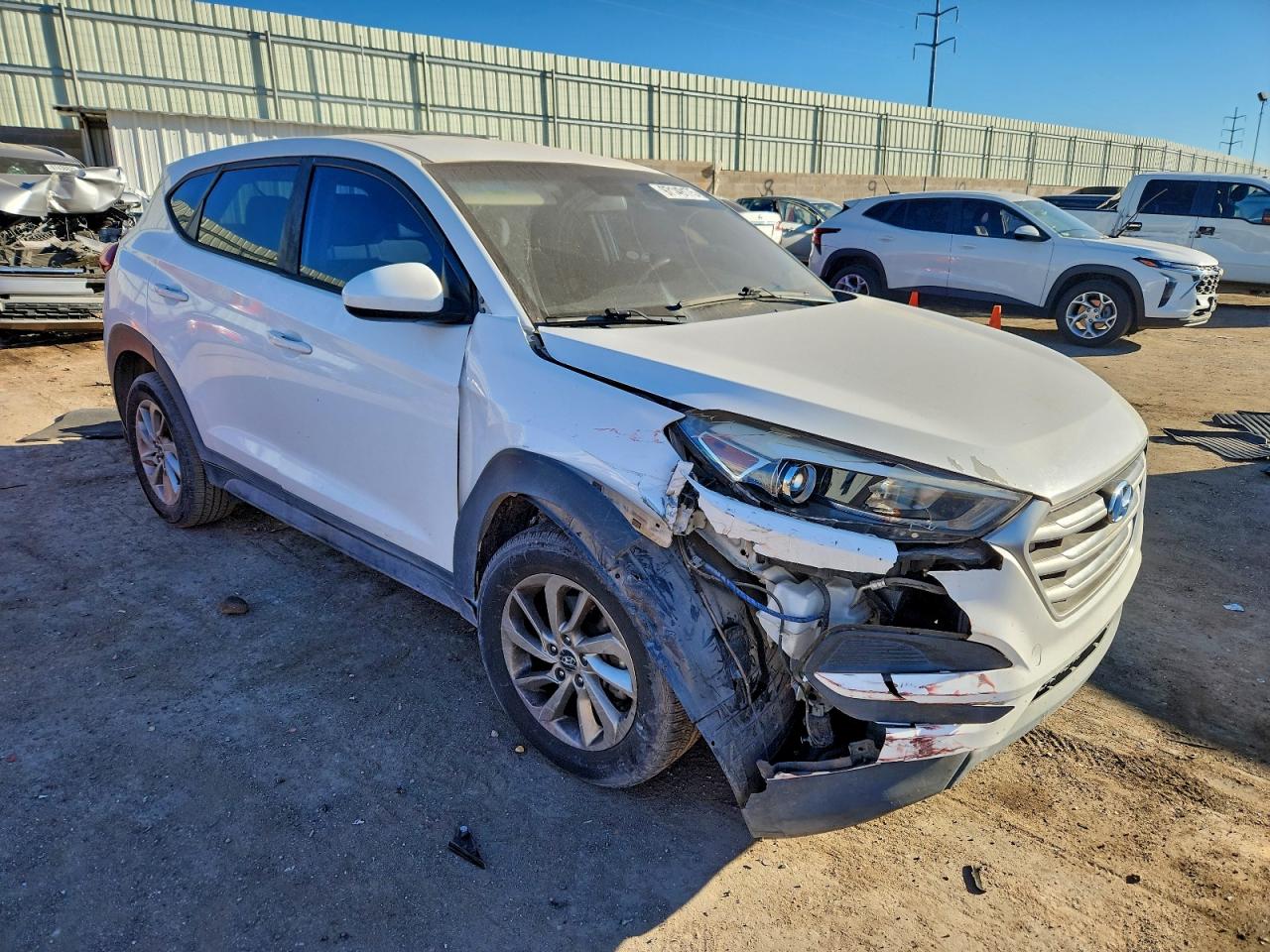 2017 HYUNDAI TUCSON SE photo 4
