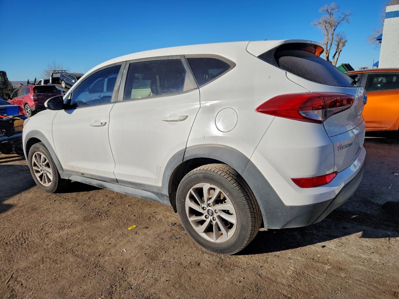 2017 HYUNDAI TUCSON SE photo 2