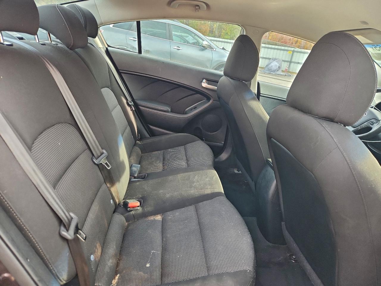 2017 KIA FORTE LX photo 28