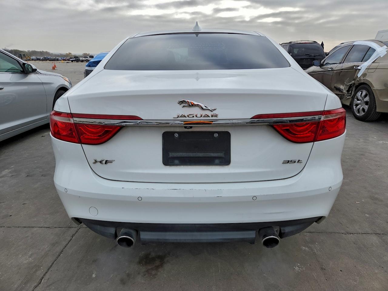 2016 JAGUAR XF PRESTIGE photo 6