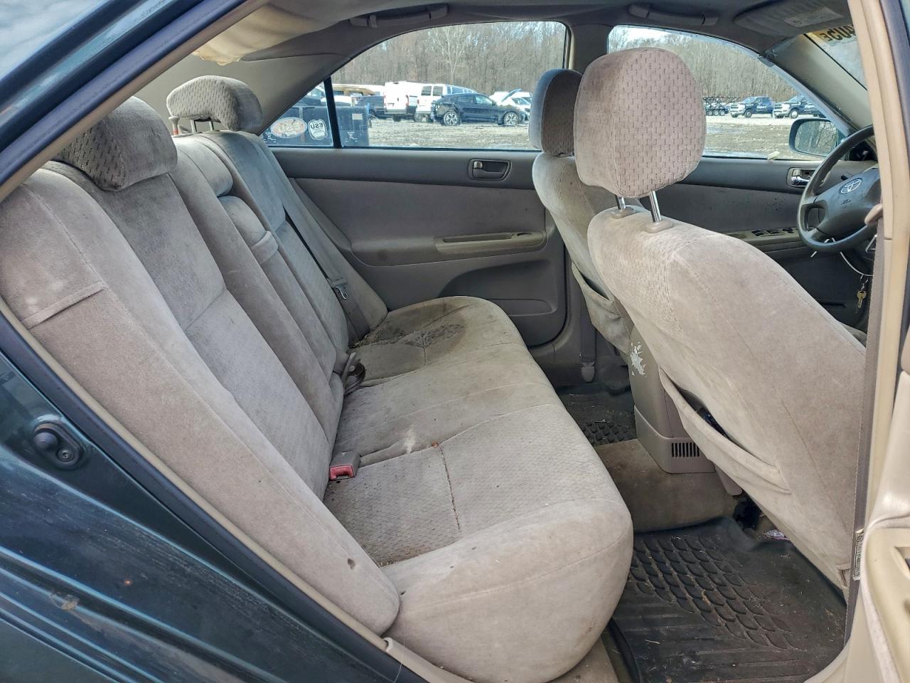 2002 TOYOTA CAMRY LE photo 19