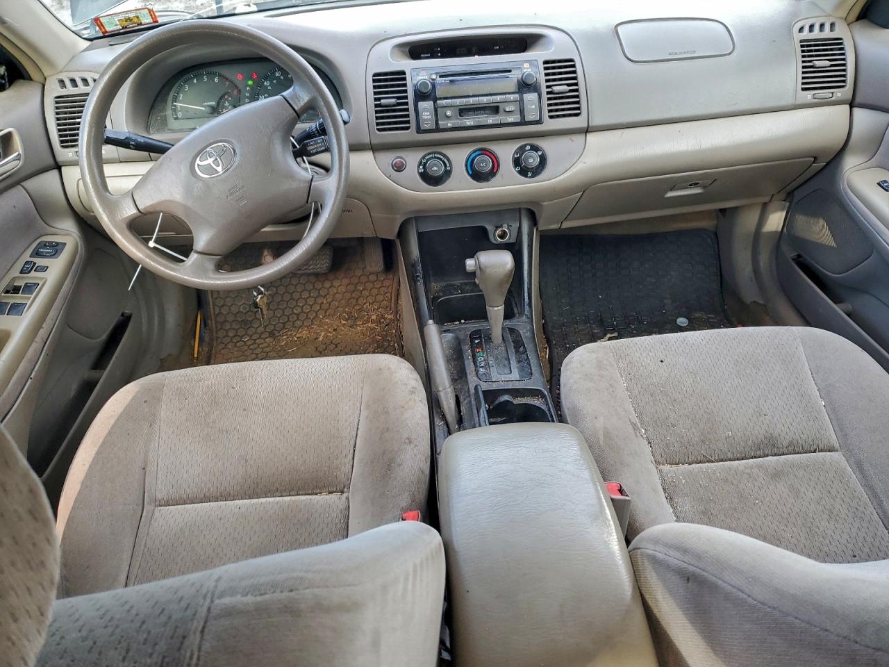2002 TOYOTA CAMRY LE photo 15