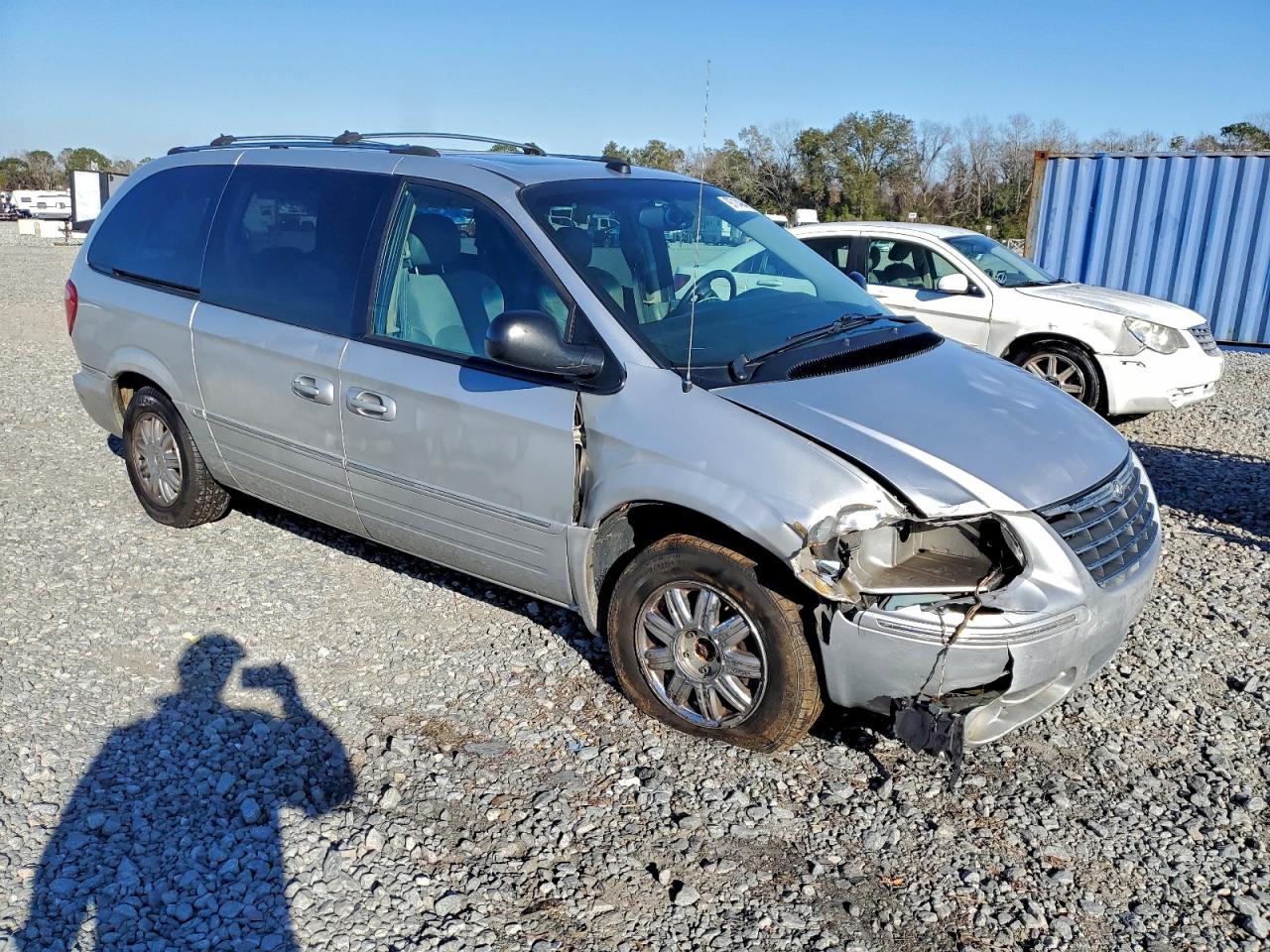2005 CHRYSLER TOWN & COUNTRY LIMITED photo 7