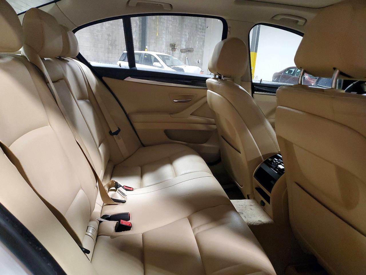 2015 BMW 528 XI photo 28