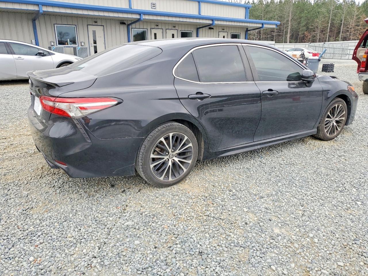 2018 TOYOTA CAMRY L photo 7