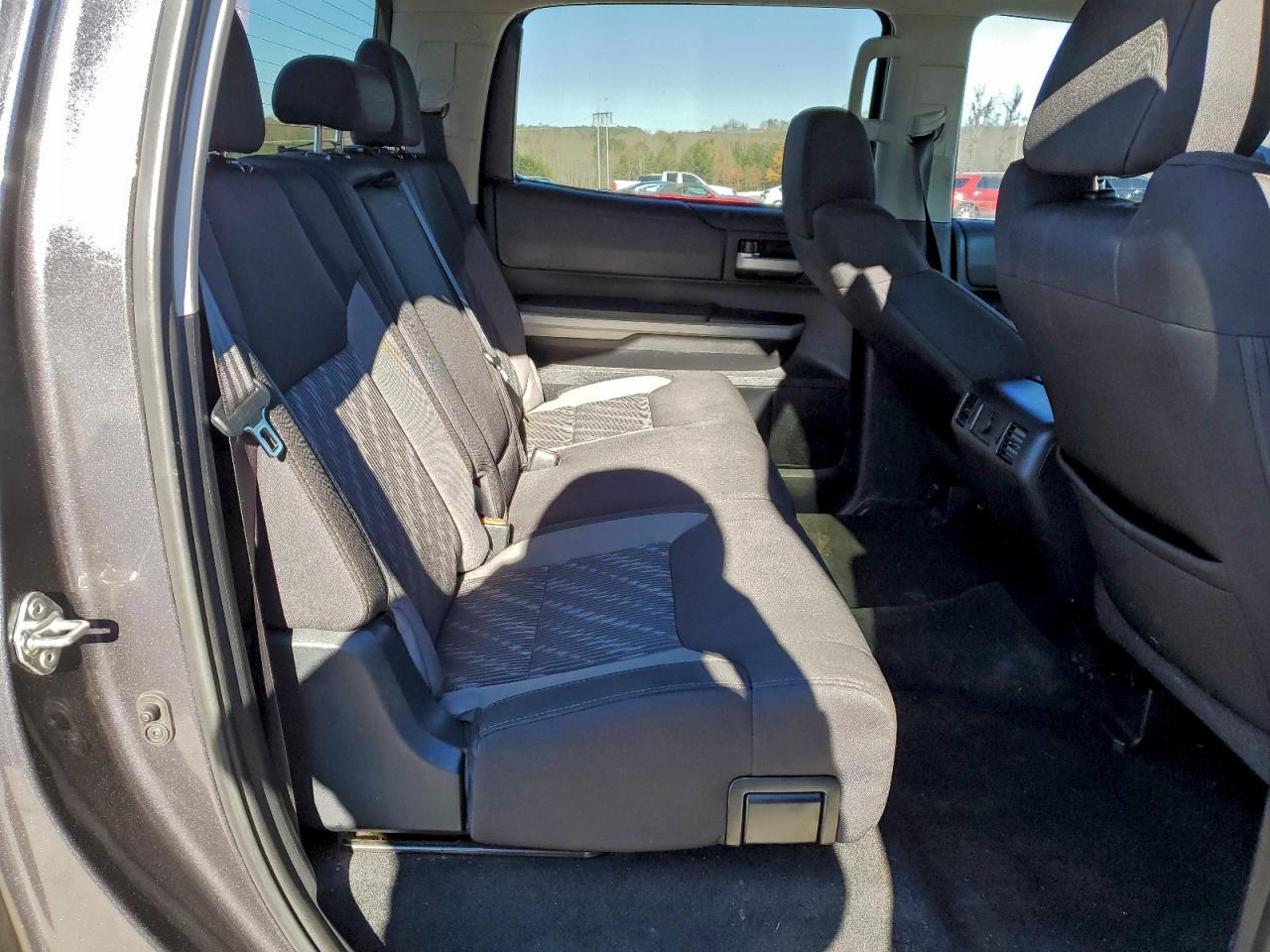 2018 TOYOTA TUNDRA CREWMAX SR5 photo 10