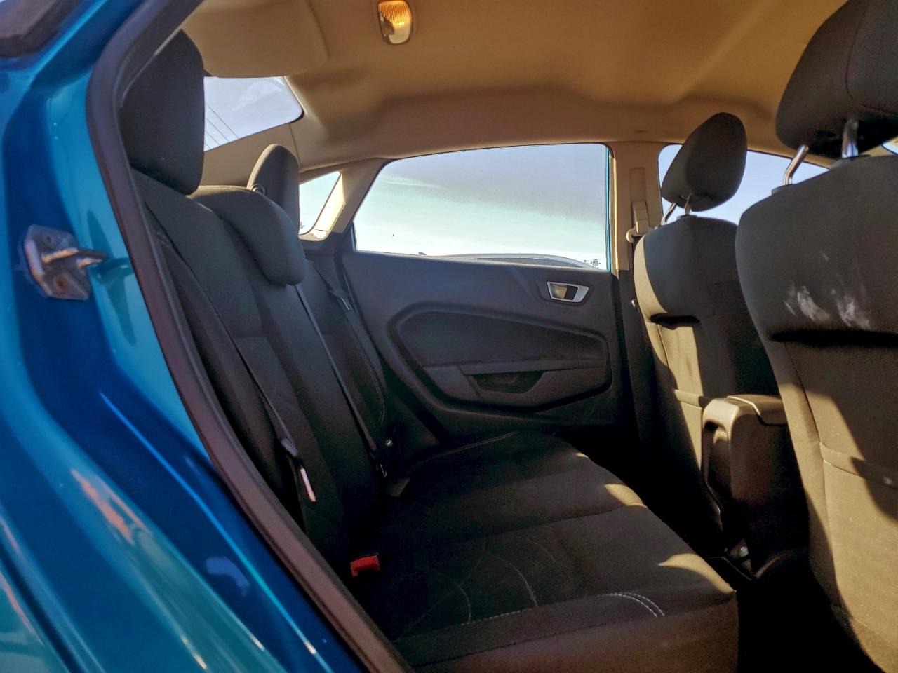 2016 FORD FIESTA SE photo 10