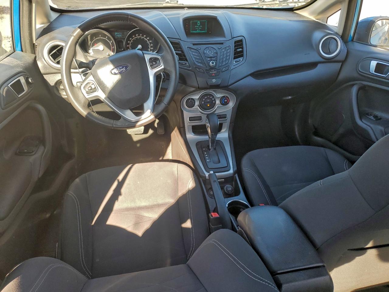 2016 FORD FIESTA SE photo 8