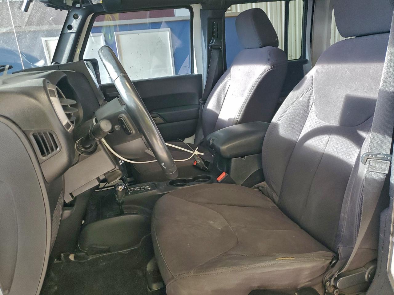 2013 JEEP WRANGLER UNLIMITED SPORT photo 19