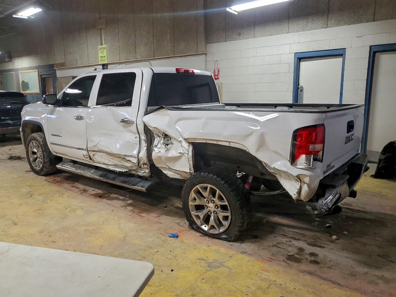 2015 GMC SIERRA K1500 SLT photo 2