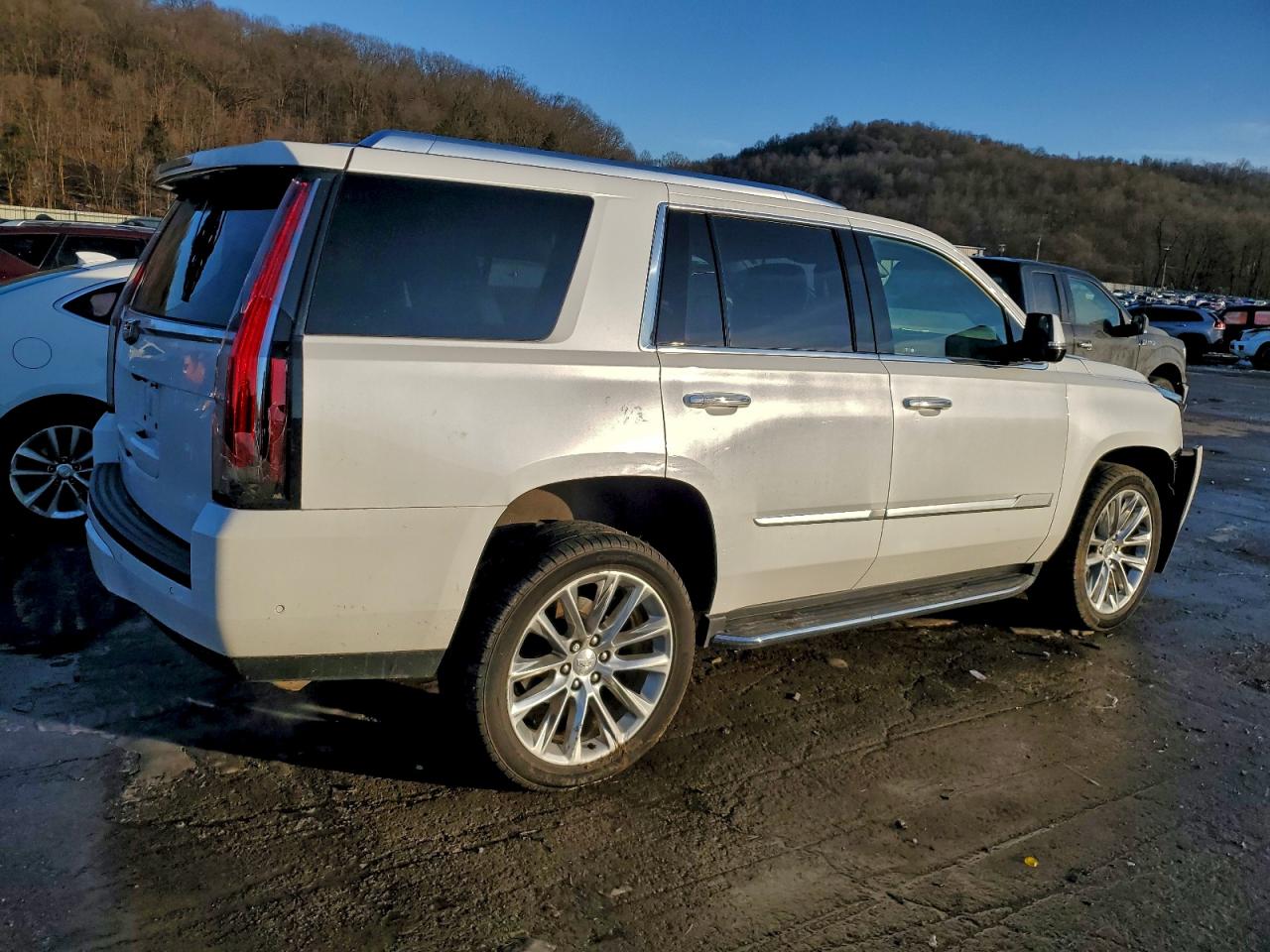2020 CADILLAC ESCALADE PREMIUM LUXURY photo 3