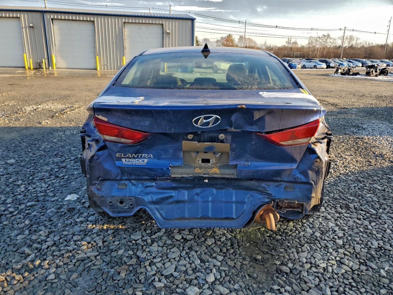 2017 HYUNDAI ELANTRA SE photo 6