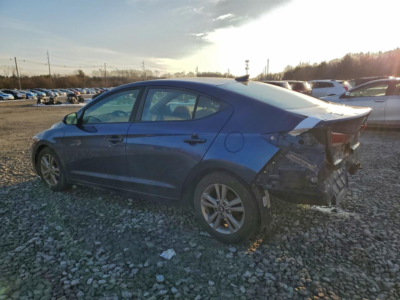 2017 HYUNDAI ELANTRA SE photo 2