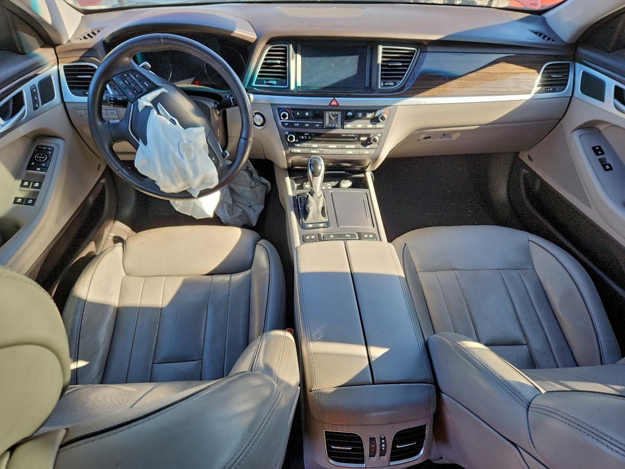 2015 HYUNDAI GENESIS 3.8L photo 8