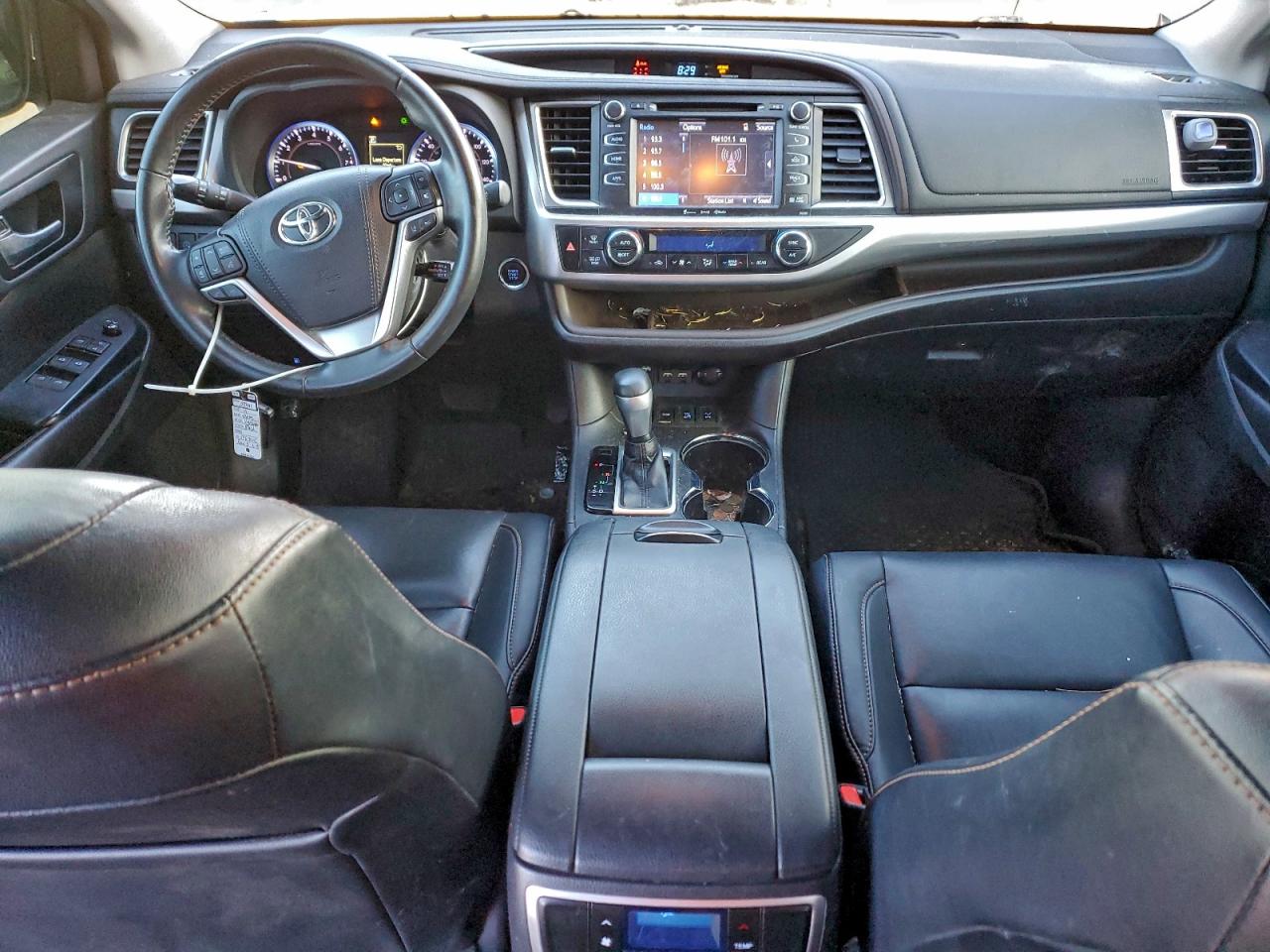 2019 TOYOTA HIGHLANDER SE photo 15