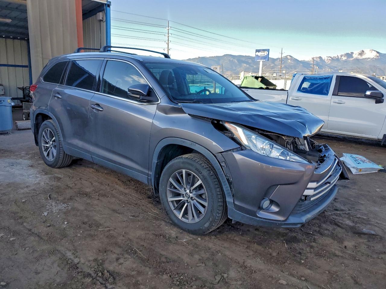 2019 TOYOTA HIGHLANDER SE photo 7