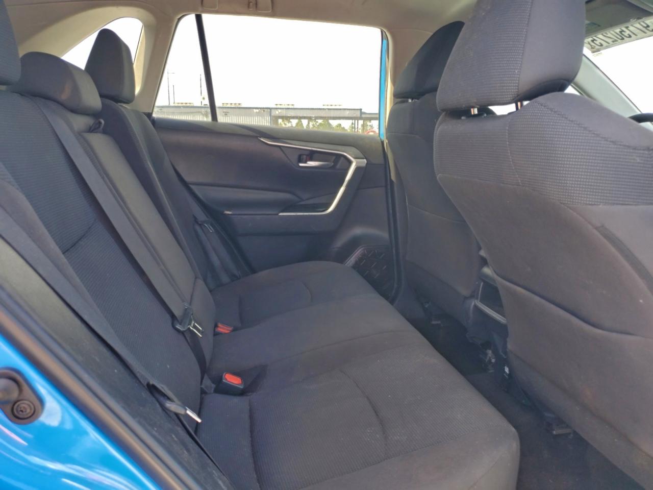 2019 TOYOTA RAV4 LE photo 11