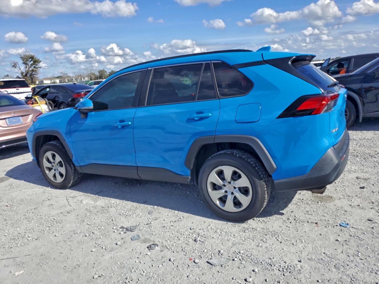 2019 TOYOTA RAV4 LE photo 2