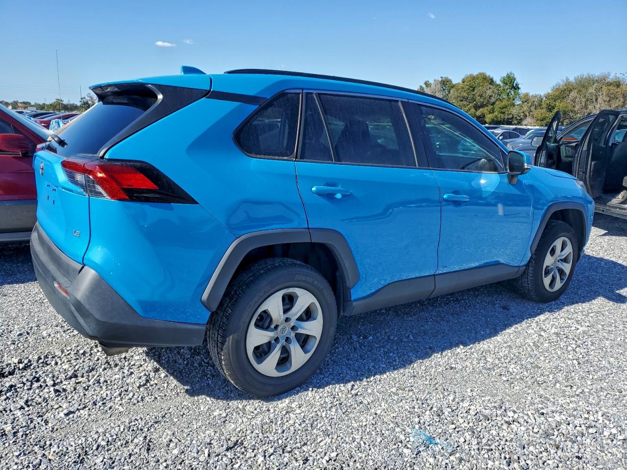 2019 TOYOTA RAV4 LE photo 3