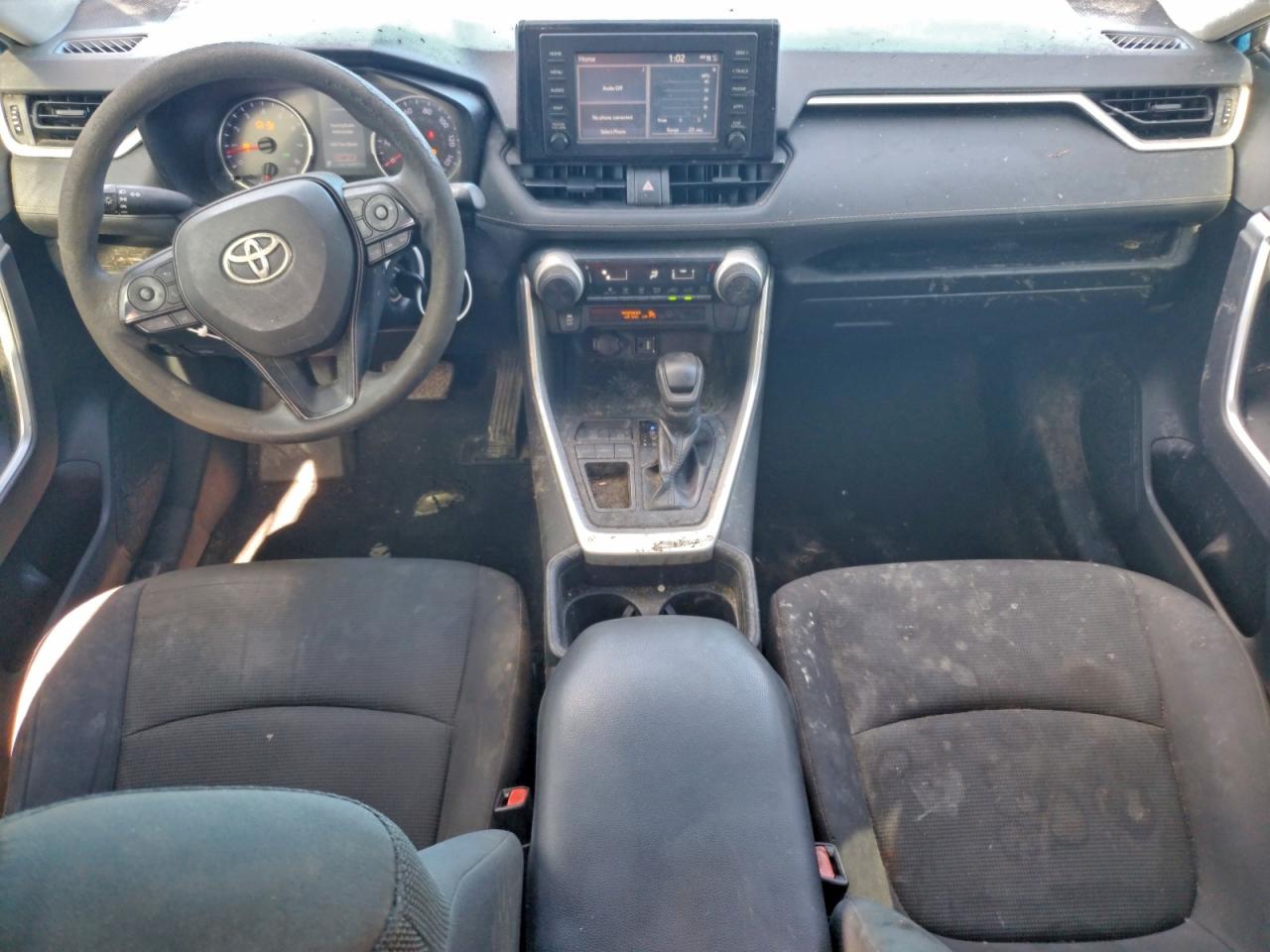 2019 TOYOTA RAV4 LE photo 8