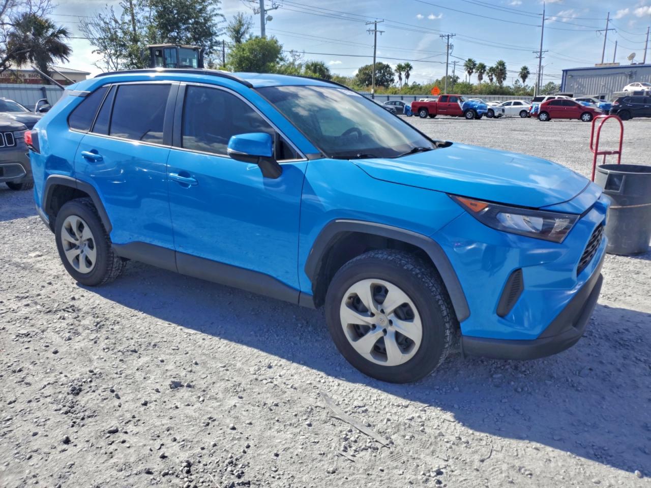 2019 TOYOTA RAV4 LE photo 4