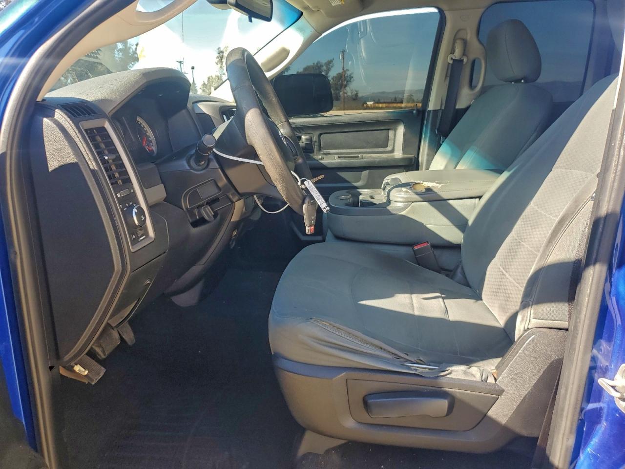 2014 RAM 1500 ST photo 7