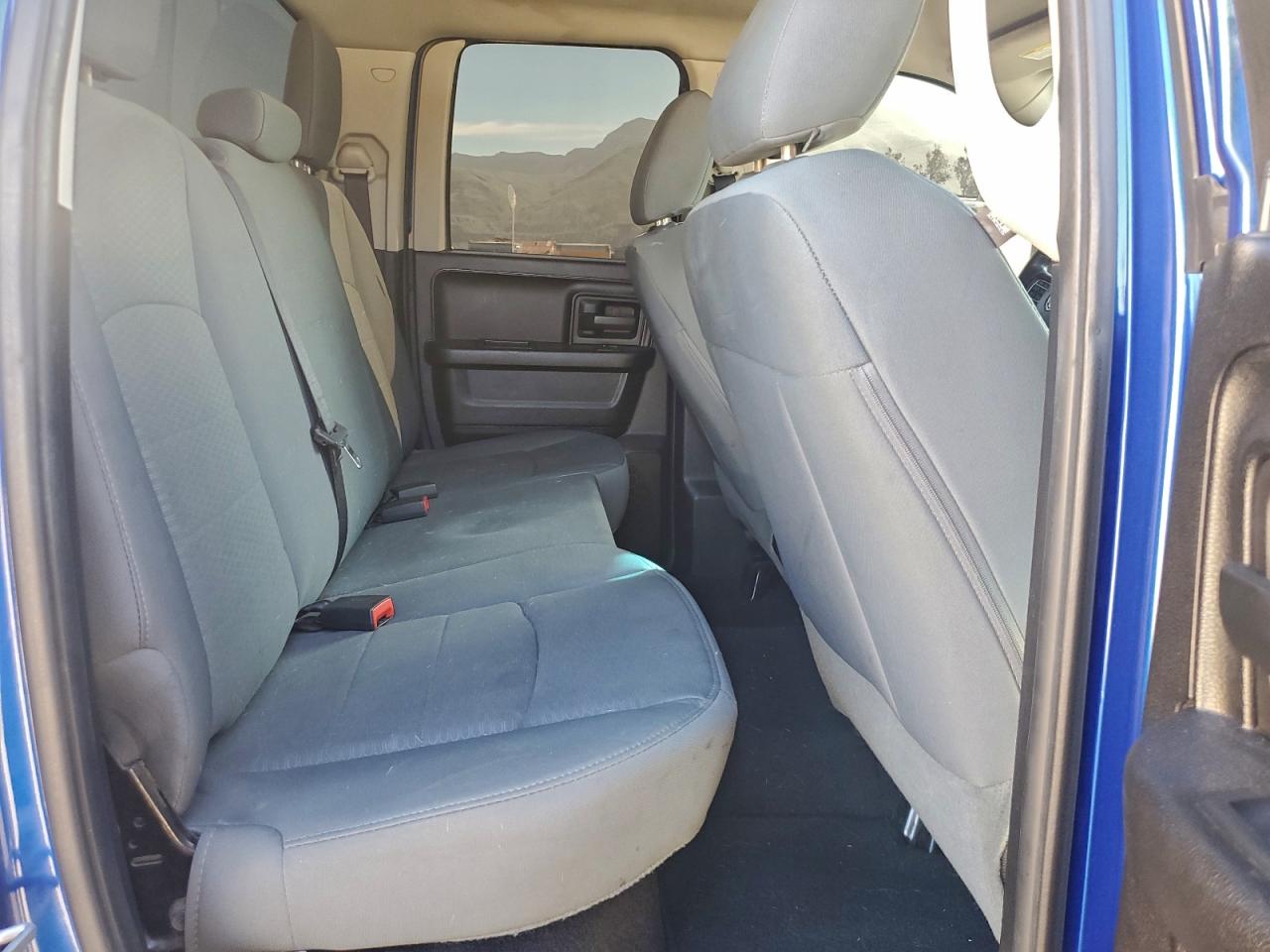 2014 RAM 1500 ST photo 10