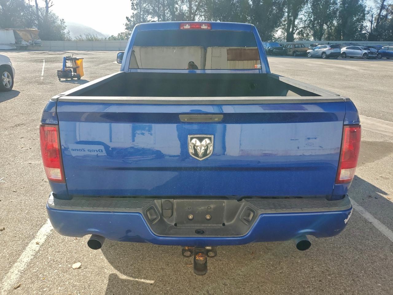 2014 RAM 1500 ST photo 6