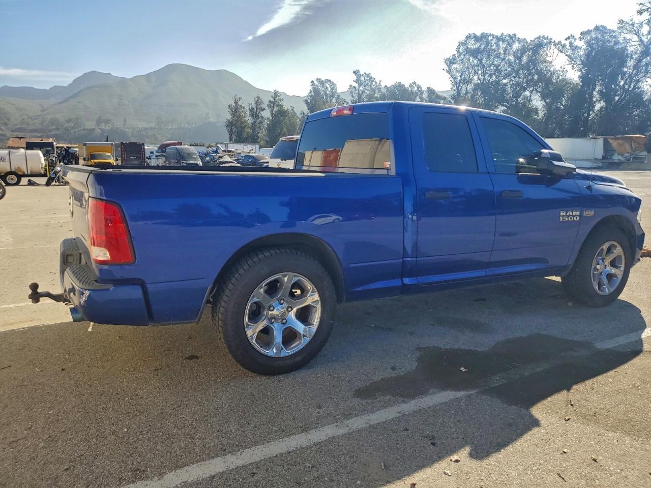 2014 RAM 1500 ST photo 3