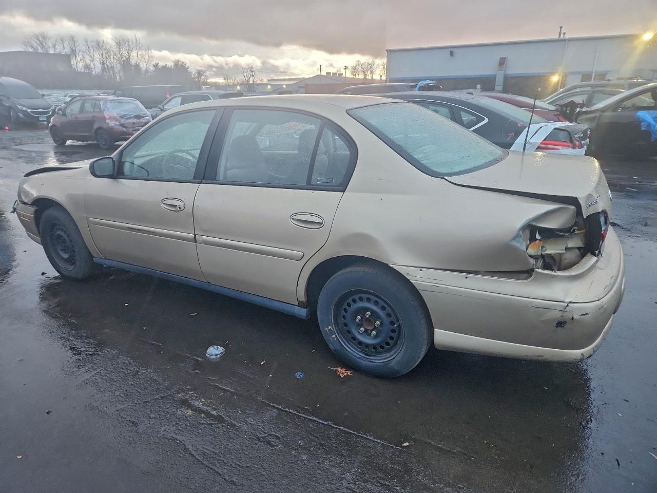 2001 CHEVROLET MALIBU photo 2