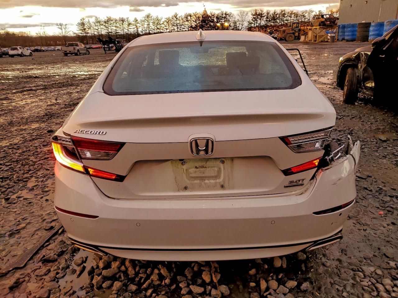 2018 HONDA ACCORD TOURING photo 6