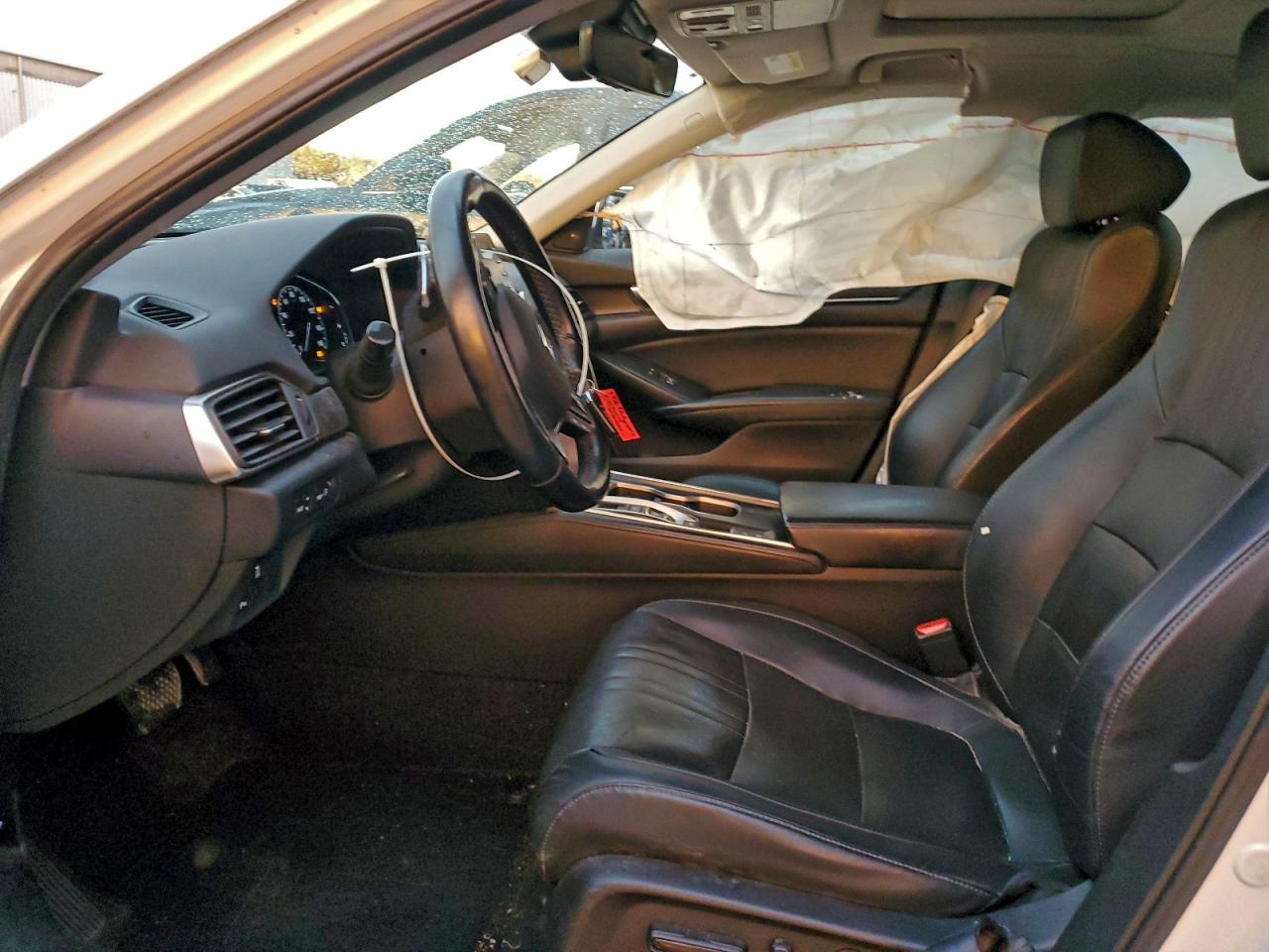 2018 HONDA ACCORD TOURING photo 7