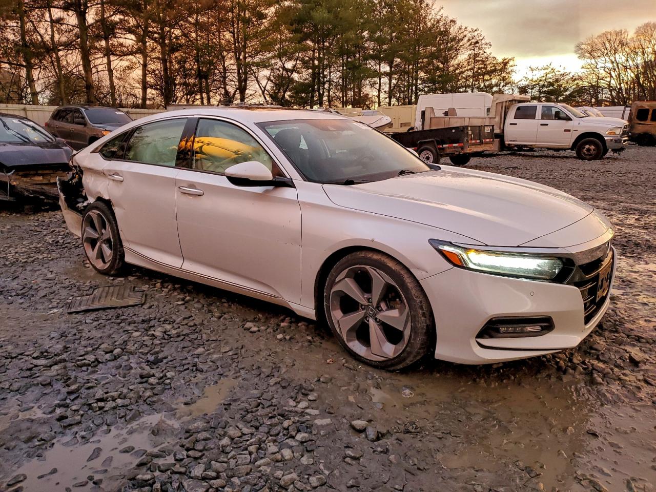 2018 HONDA ACCORD TOURING photo 4