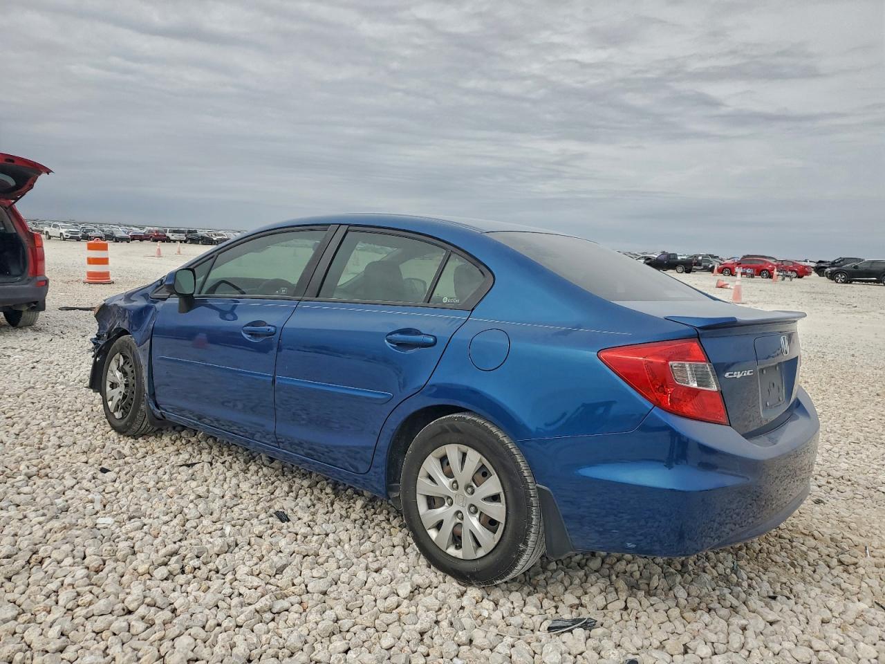 2012 HONDA CIVIC LX photo 4