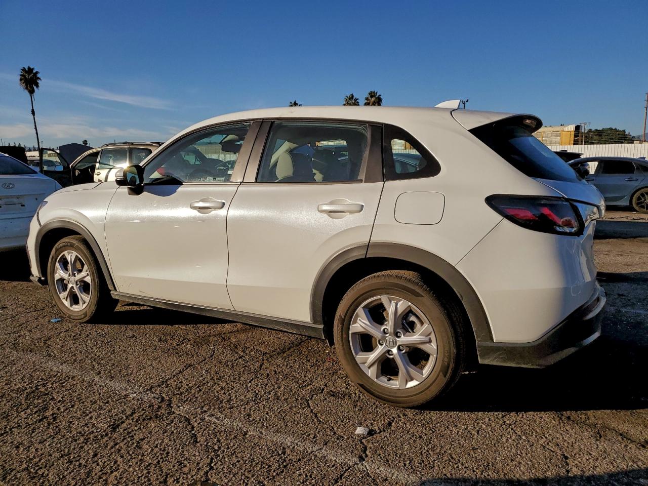 2024 HONDA HR-V LX photo 2