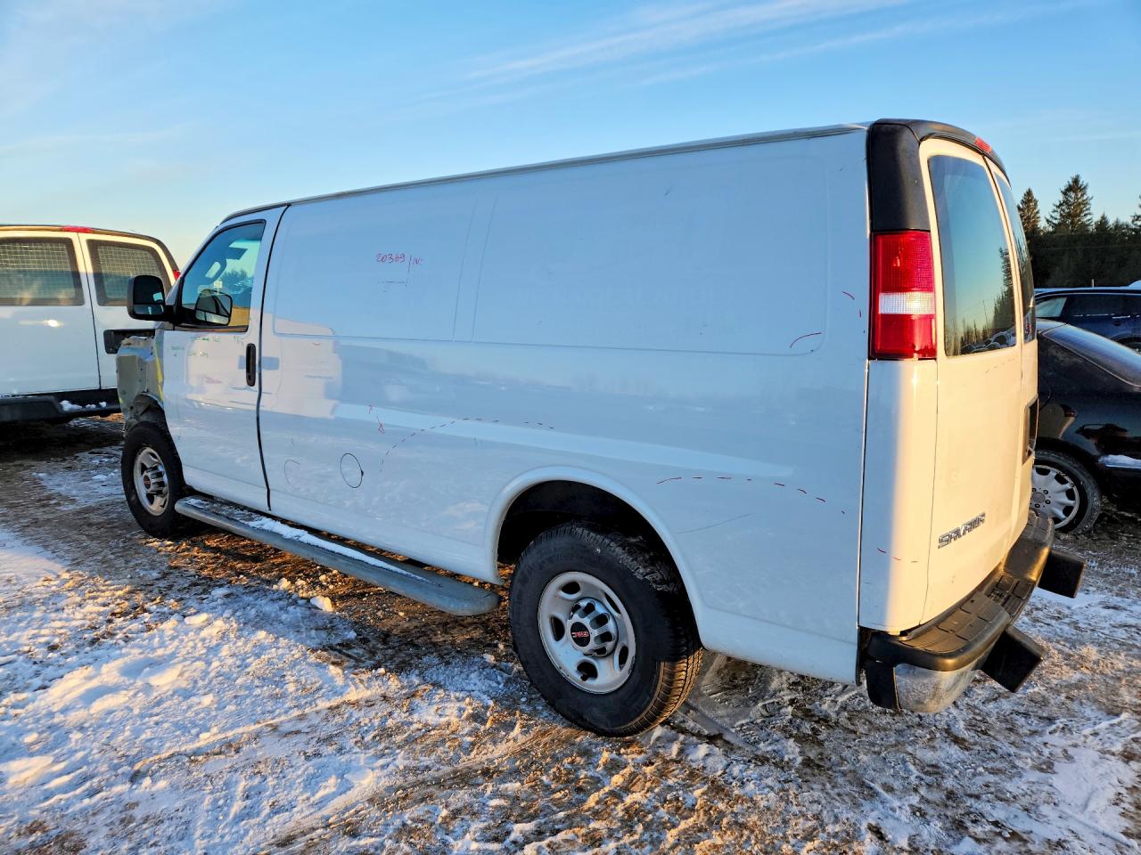 2019 GMC SAVANA G2500 photo 2