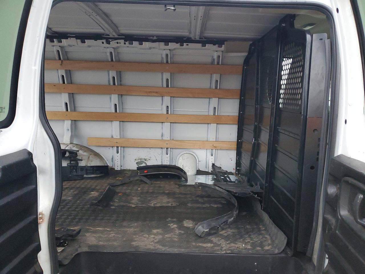 2019 GMC SAVANA G2500 photo 11