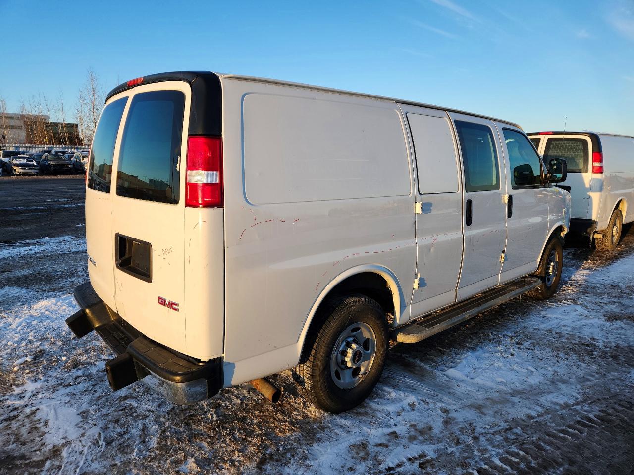 2019 GMC SAVANA G2500 photo 3