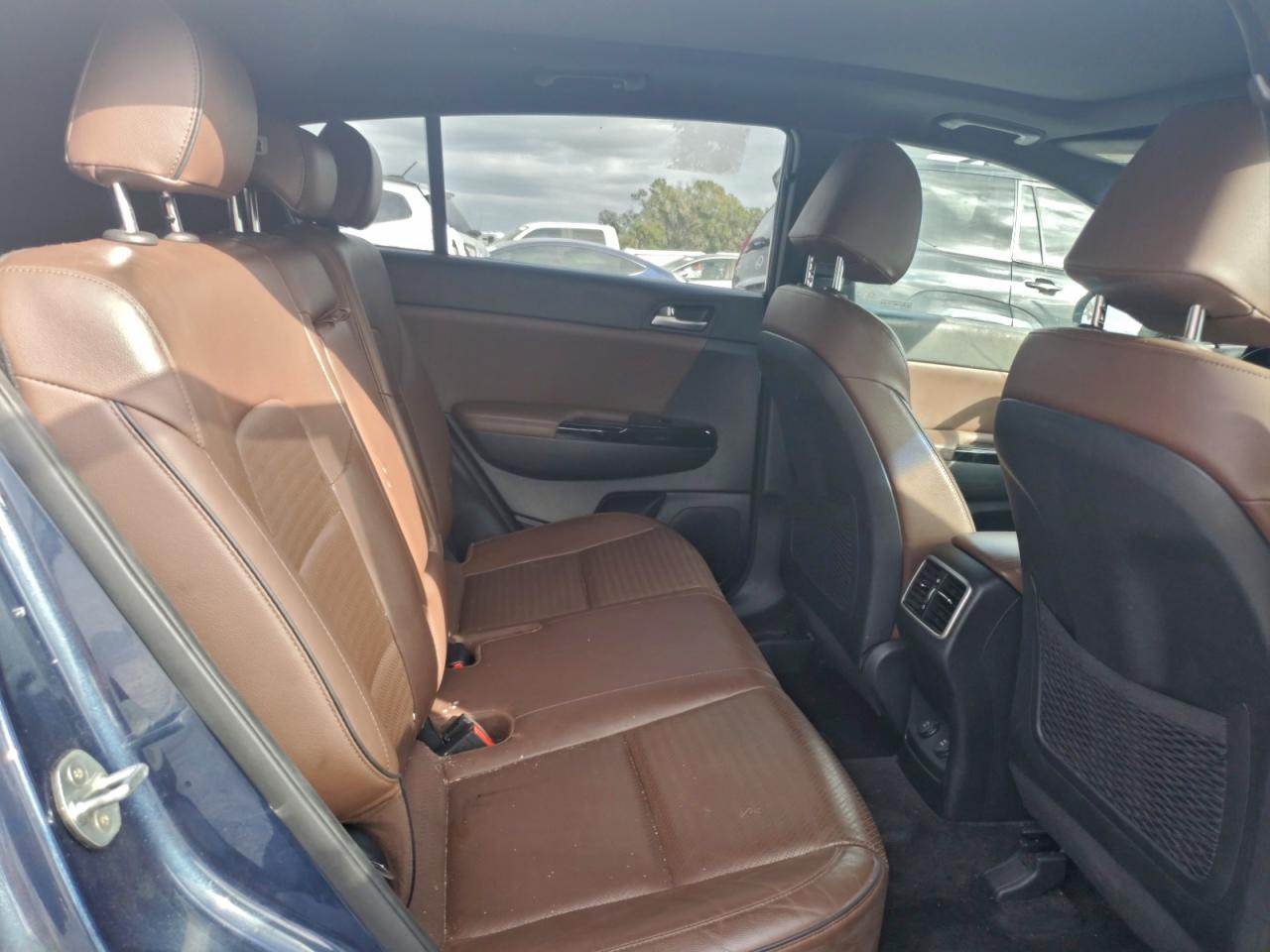 2017 KIA SPORTAGE SX photo 11
