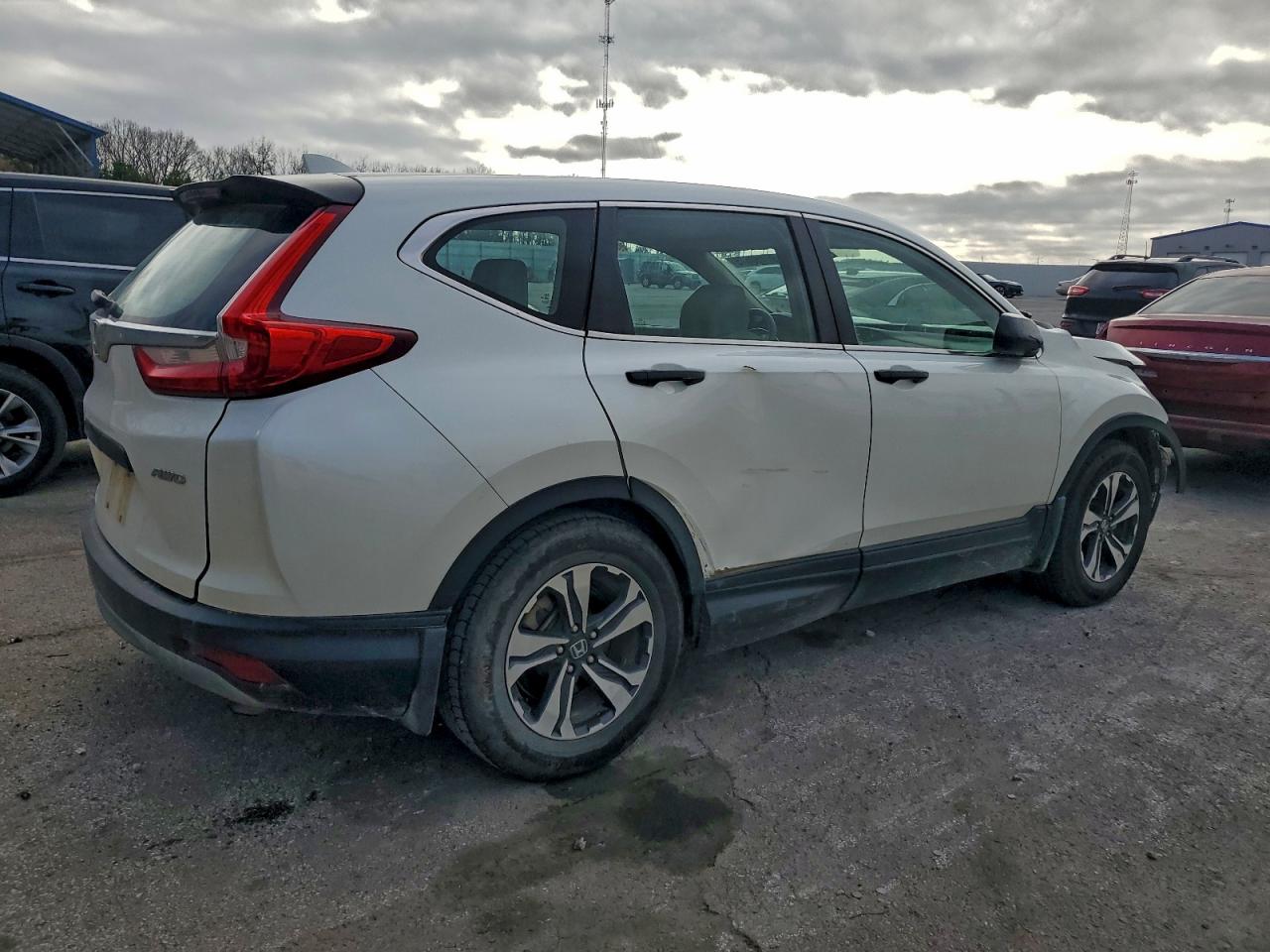 2017 HONDA CR-V LX photo 3