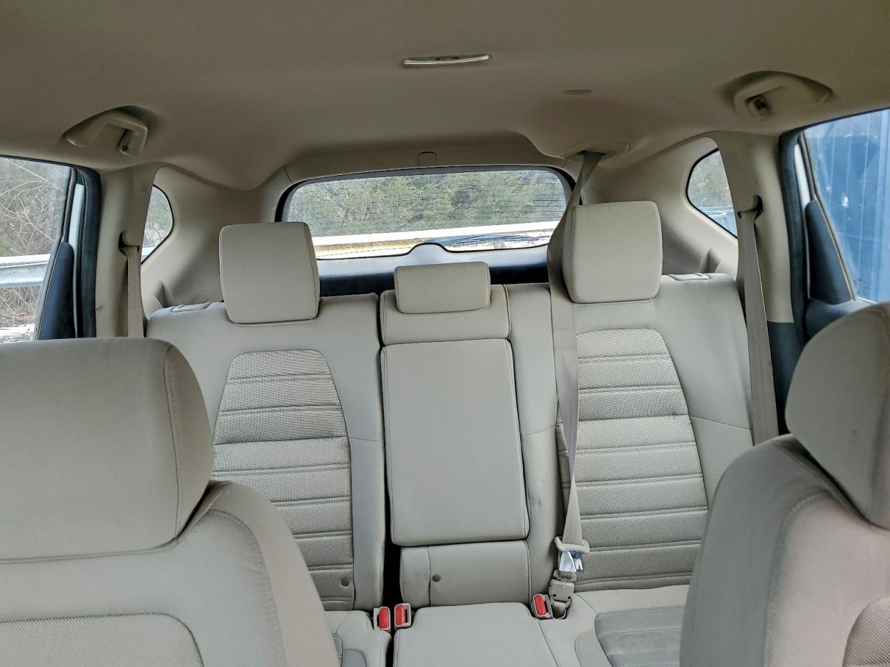 2017 HONDA CR-V LX photo 10