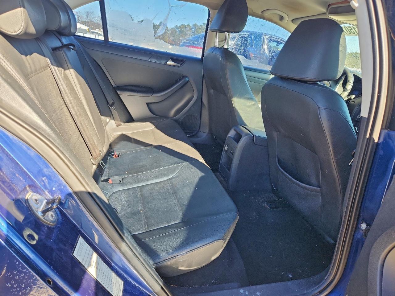 2011 VOLKSWAGEN JETTA SE photo 19