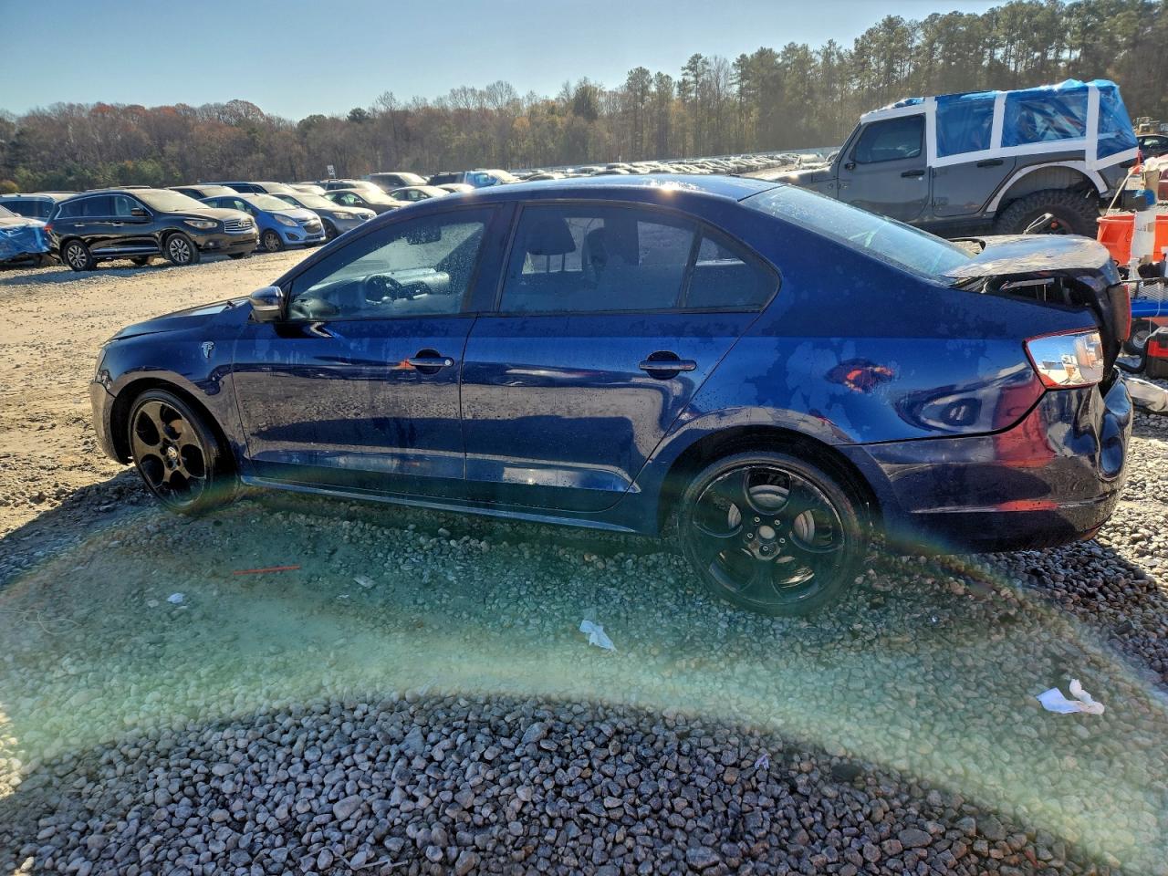 2011 VOLKSWAGEN JETTA SE photo 3