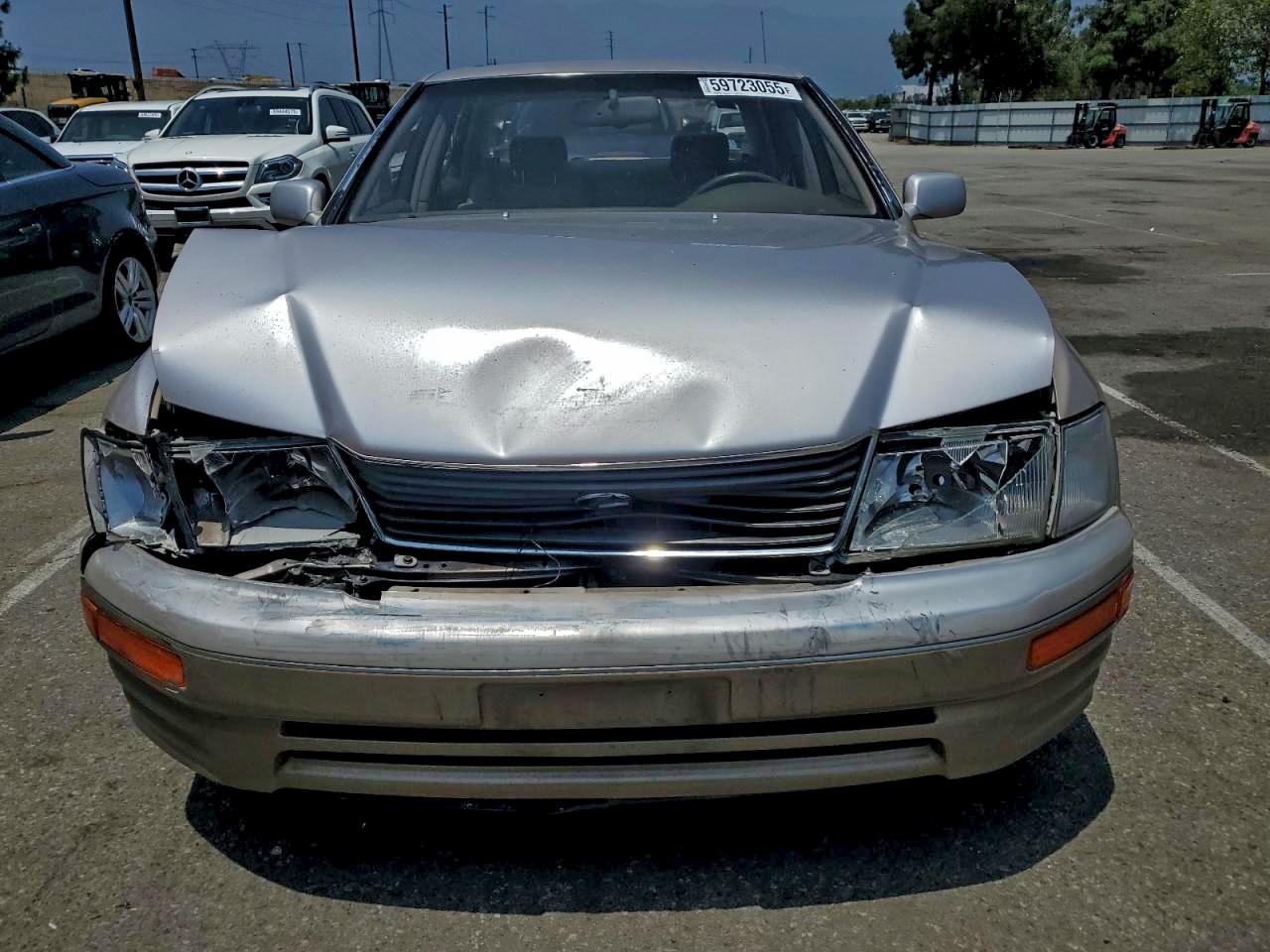 1997 LEXUS LS 400 photo 9