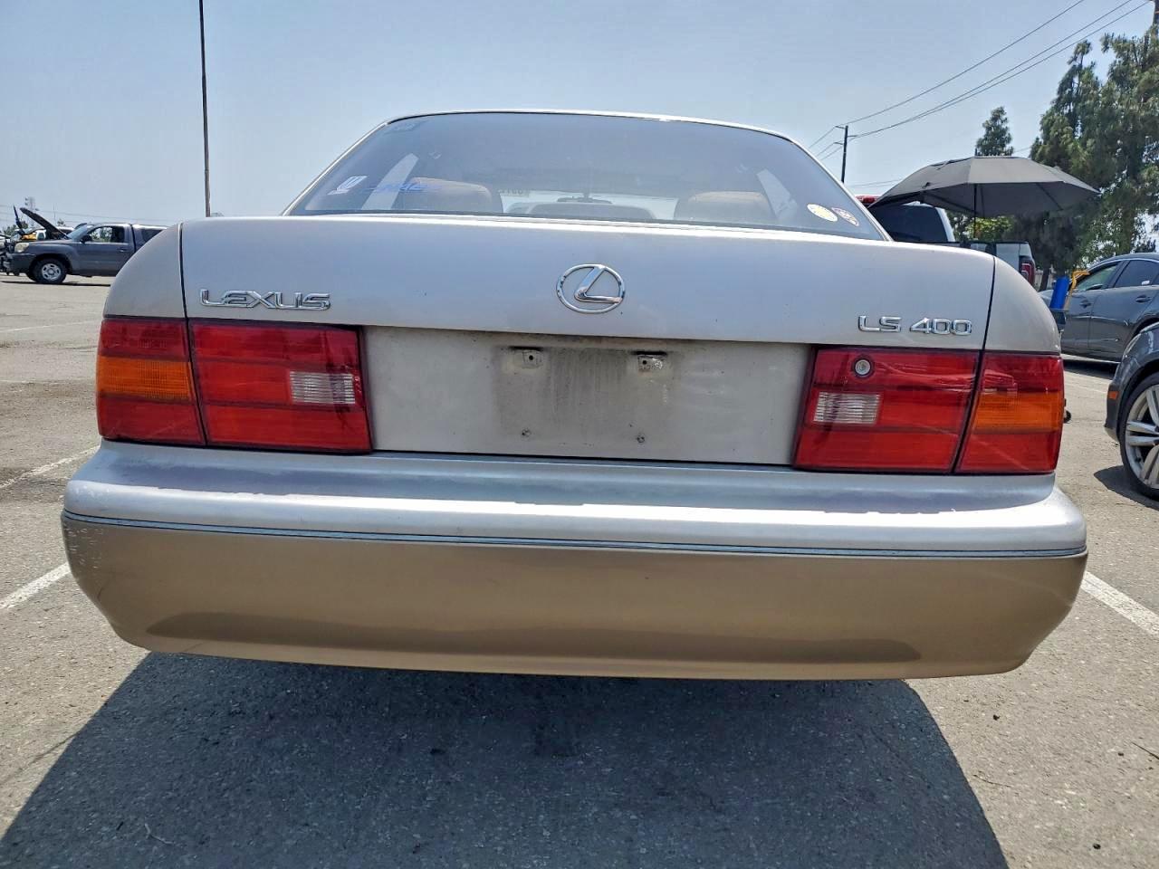 1997 LEXUS LS 400 photo 11