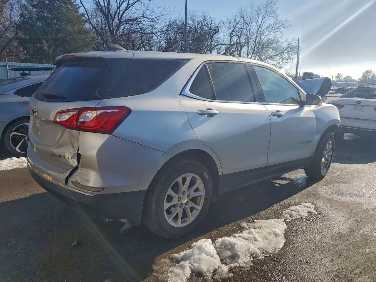 2018 CHEVROLET EQUINOX LT photo 3