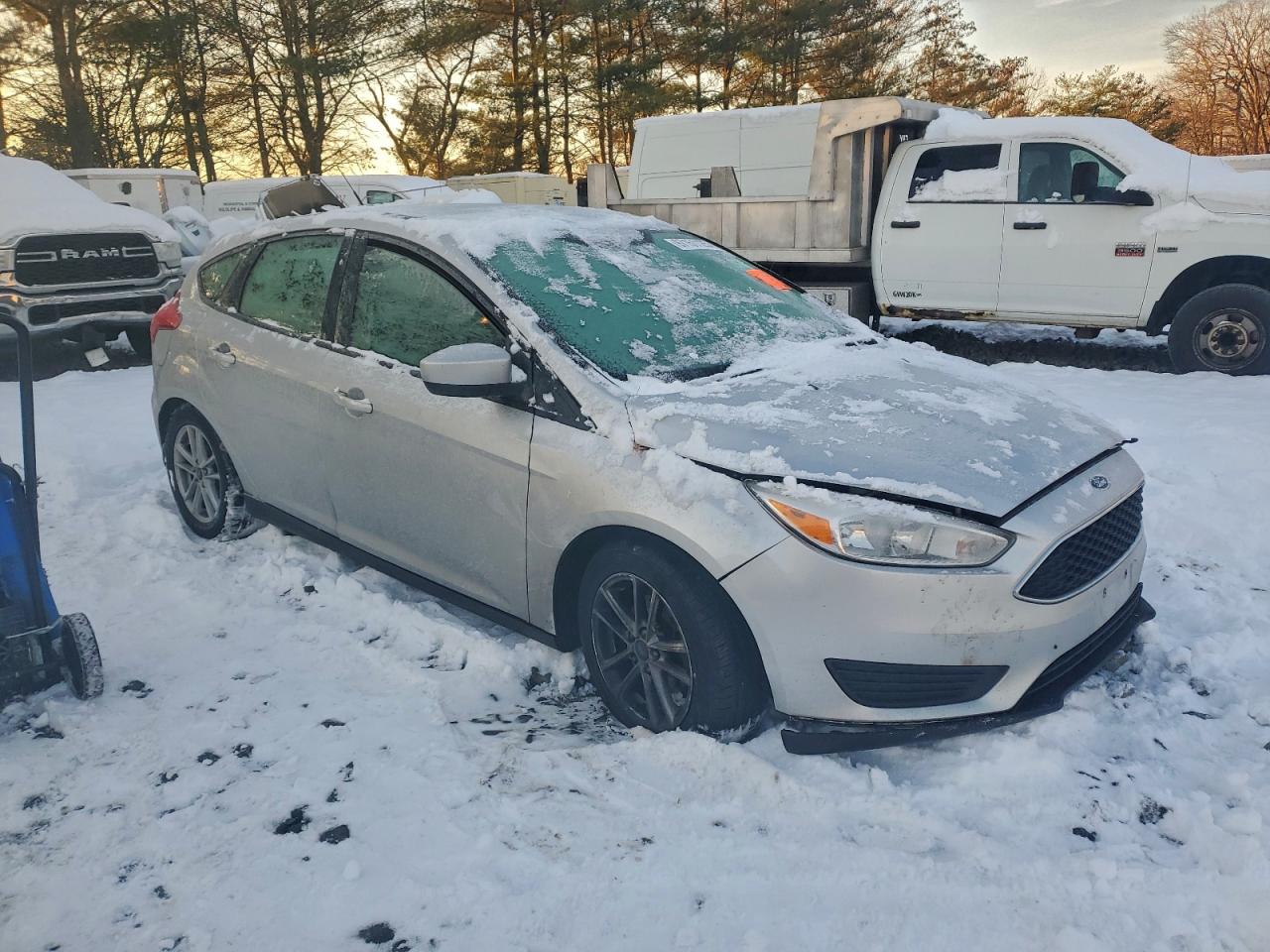 2018 FORD FOCUS SE photo 4