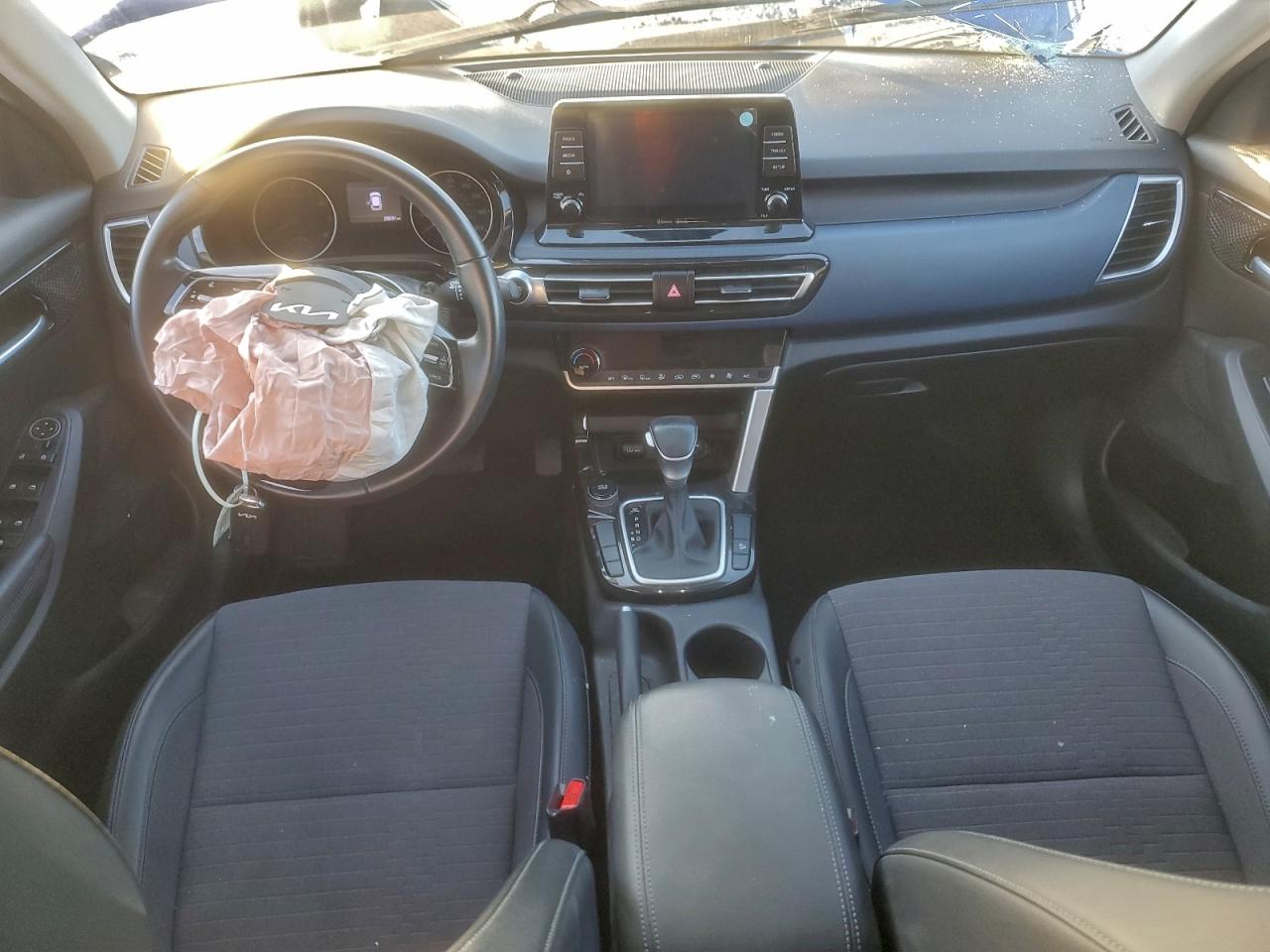 2023 KIA SELTOS S photo 8