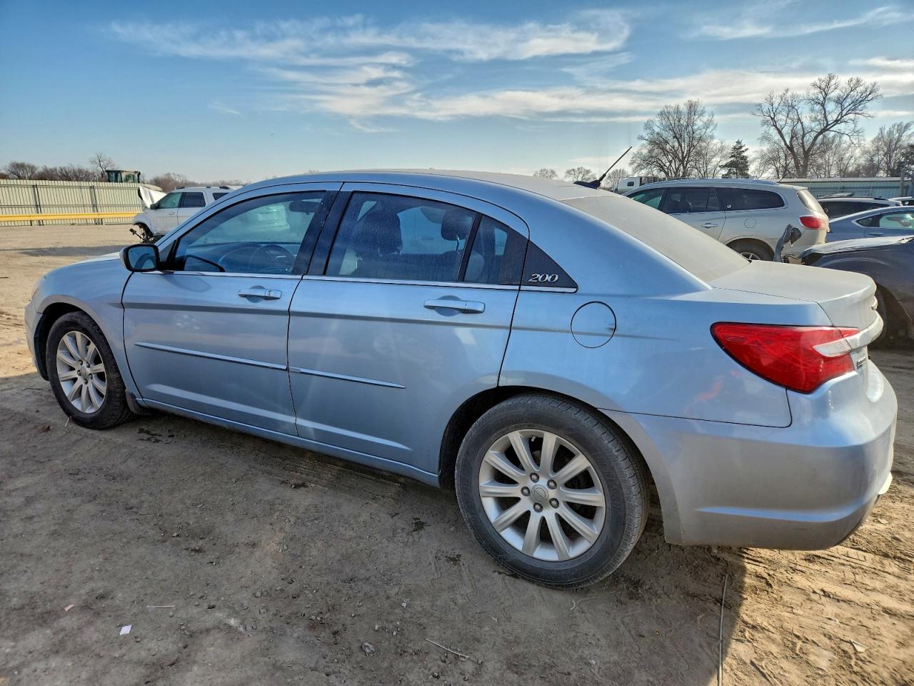 2013 CHRYSLER 200 TOURING photo 2